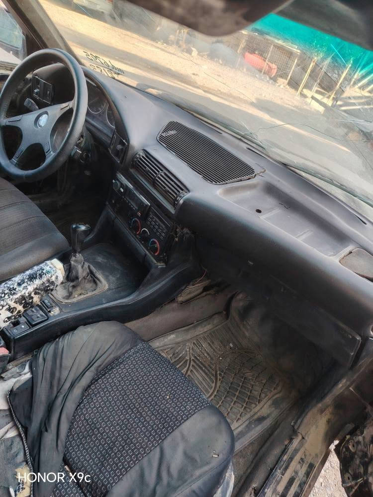 سڵاو بەناوی خوا BMW 520 گێرحادی گێڕ و مەکینەو ئەکسل،بەشەرت تەقەو ڕەقەی  باشە دەحمی قورسی پێوەنیە مۆدێل 1991 حلوجە ماڵی مەدەنی بەشەرت  سەحر 11وەرەقەو مەجلێکی کەم ناونیشان کۆیە ژ.م *********** كويسينجاك, أربيل
