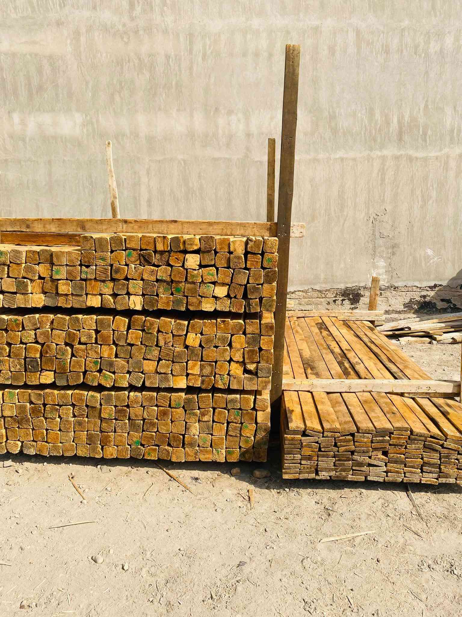 سلام عليكم سير طول 4متر 4*4+لوح 4متر  لسعر مناسب جدااا مكاني حله للتواصل ***********
