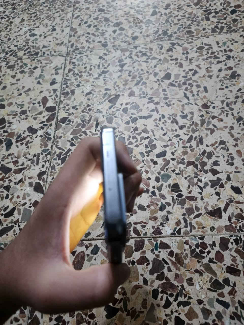 السلام عليكم
للبيع زيرو 20
ذكراته ٢٥٦ كله شغال 
سعر ٨٥ الرقم *********** بي وتساب

