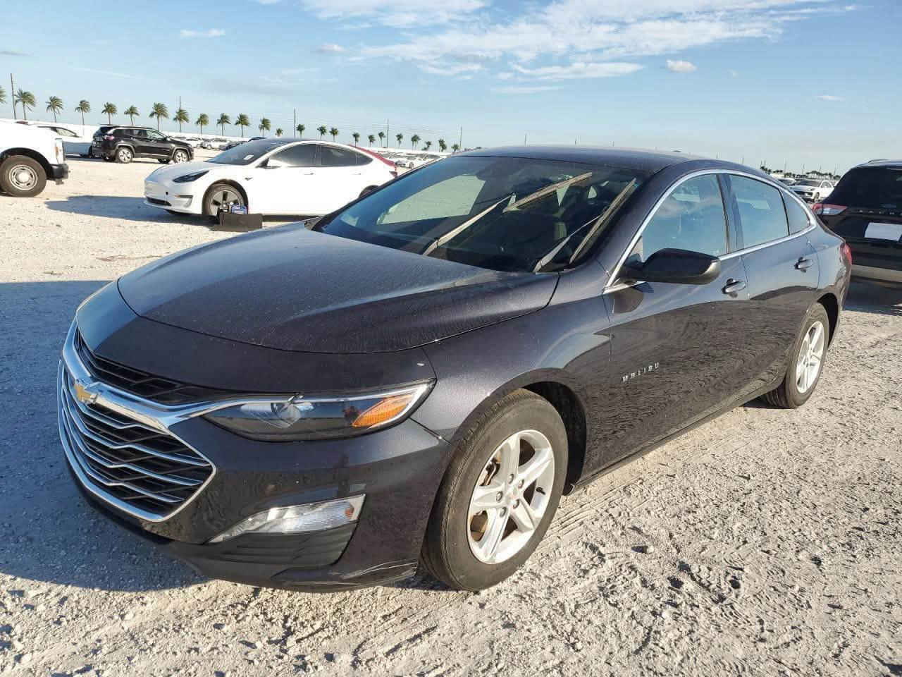 السلام عليكم شوفرليت ماليبو موديل 2023حادثها غرق لنص التاير سيارة جاهزة مابيها كلشي على وضع امريكا وعلى ايدي ماشية 71miبيها بارد بلجاملغ الخلف السائق على كد شبر تجي بعينك وتشوف 

السعر 122$ 
***********
