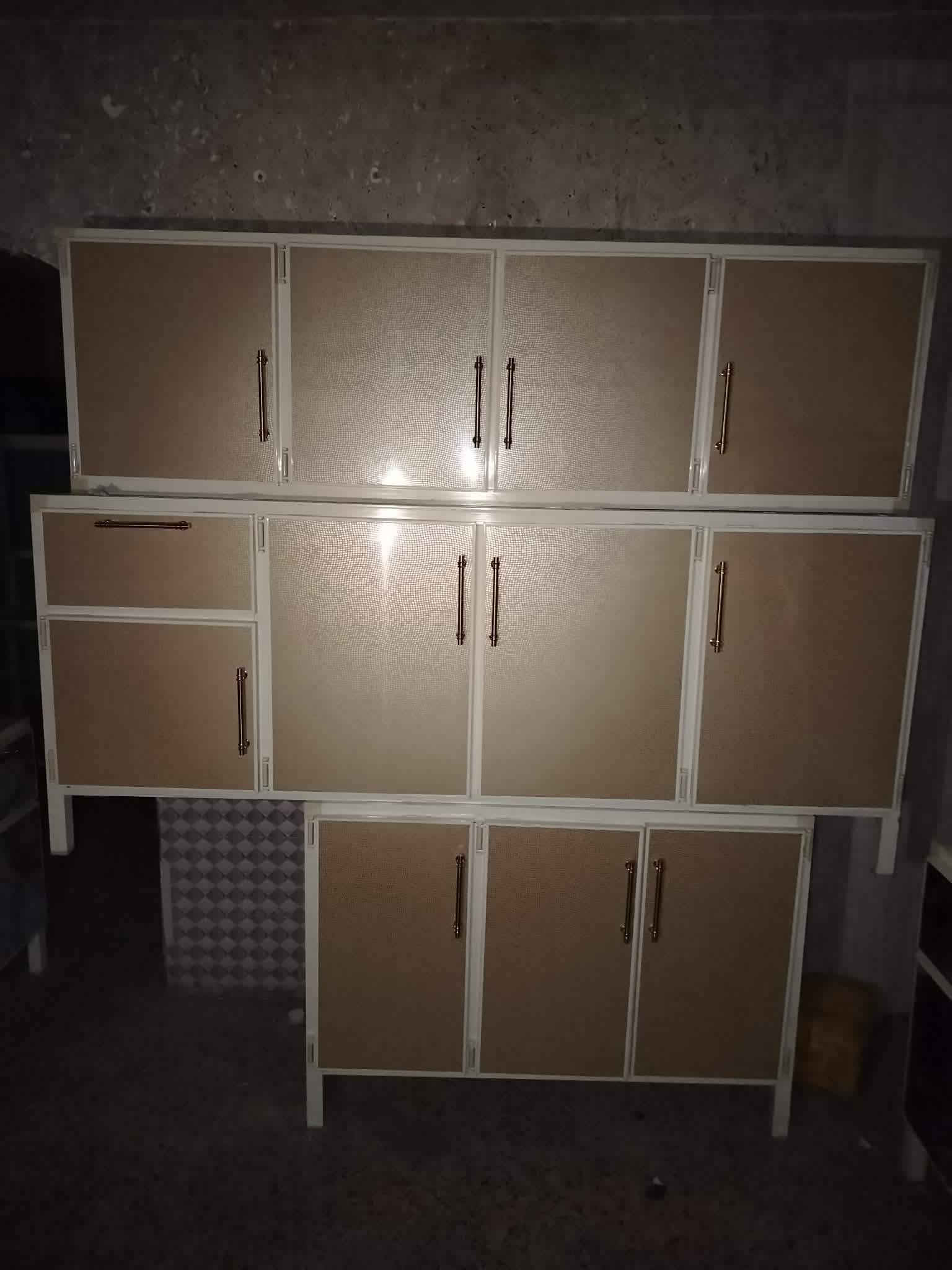 350 كاونتر سنك ملحق
سنك متر 100
سنك اخظر 85
سنك ملحق 180
