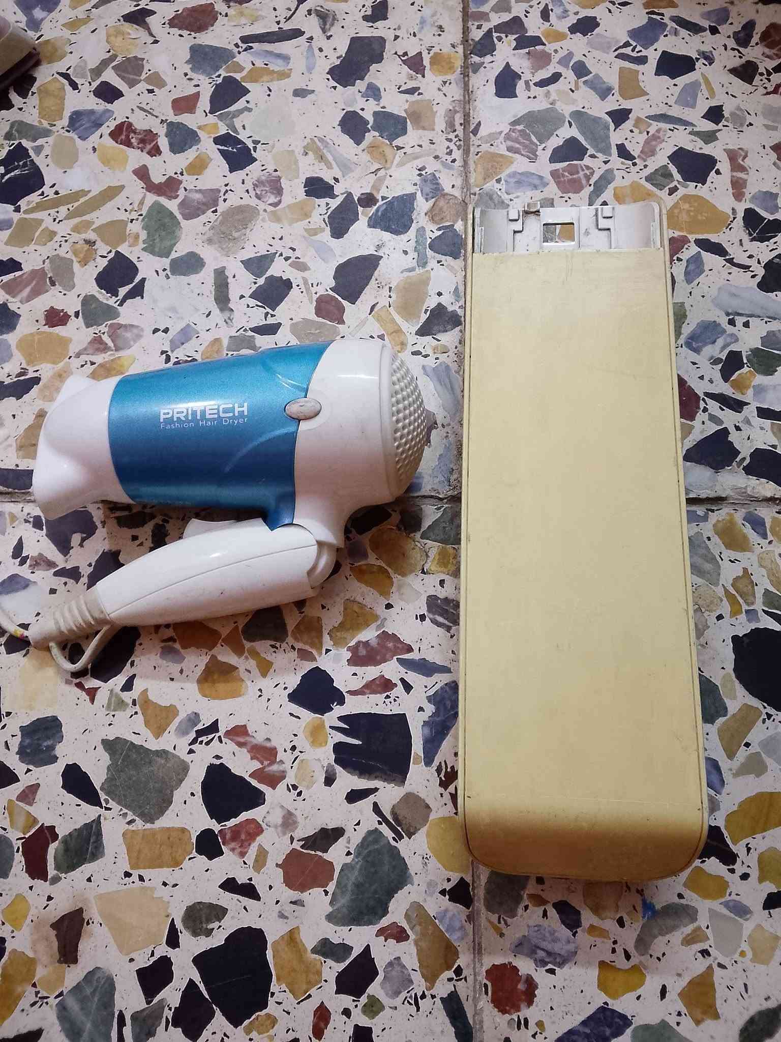 مجموعة أغراض • للبيع • كلمن