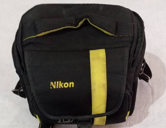 Nikon D5200 • عدسة 18-55 VR • مراية ما تصعد