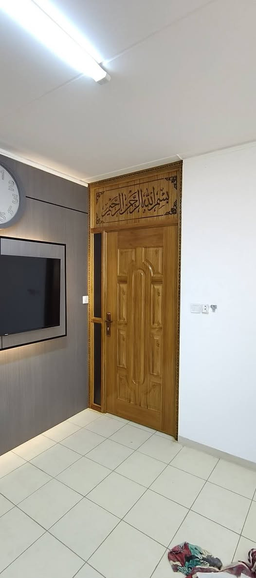 السلام عليكم
تم الإنجاز باب قاطع بين صالة ومطبخ
لشقة الأخ أبو رقيه A501 
أبو سجاد النجار ***********
نجارة عامة
