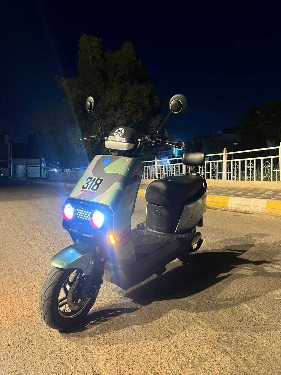 السلام عليكم 
دراجه شحن 318
نضيفه 
6بطاريات ولي32انبير 
تايرات جدد 
كهربائيات كله شغاله 
550مكاني بغداد الامين الثانيه 
***********
