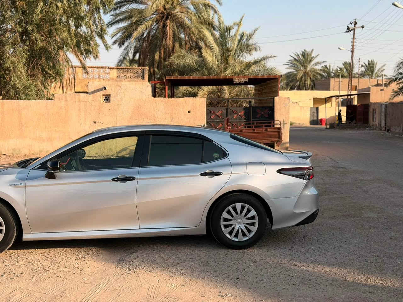 سلام عليكم للبيع كامري هايبرد ٢٢ خليجي بيها قطعه وحده البنيد صبغ وبيها بارد بلجاملغ ماشيه ١٢٨ الف كير مكينه حداده كفاله بدون مواصفات عدا الحساسات تبريد قطعتين السعر ١٣٠$ مستعجل عليها الاستفسار ***********
