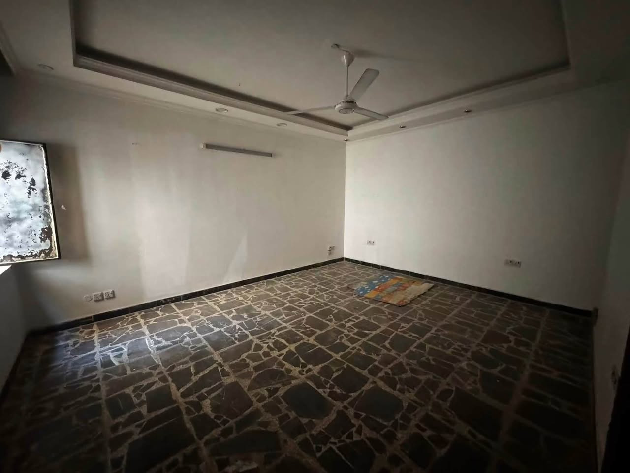 ✨ دار لـلإيـجـار فـي عرصات الهندية ✨

العنوان : 📍عرصات الهندية قرب احلى جو 

♦️المساحة  : 300 متر        

( للشركات - المكاتب العلميه - المكاتب التجاريه ) 

🏠يحتوي الدار  على :
 
5 غرف نوم و مطبخ  وصالة و مجموعه صحيات و كراج سياره و حديقة 
 
▪️باقي التفاصيل السعر عند الاتصال 

✍🏻للاستفسار الاتصال على الأرقام التالية : 

الـمـهـنـدس عــمـر الــزيــدي 

***********
***********

نـسـتـقـبـل كـافـه العروض التجاريه والسكنية في الكراده والجادريه وعرصات الهنديه

#ايجار #منازل #بيوت #شركات #تجاري #عقارات #بنايات

عنوان الشركه دار السلطان في عرصات الهنديه مجاور فندق بلوم
