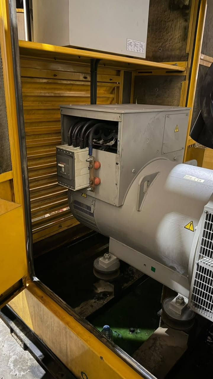 السلام عليكم للبيع perkins 2200
كاتم مامفتوحه مشتغله قليل اخو الصفر
411 ساعه عمل 400 kVA
للاستفسار الاتصال على الرقم ***********
***********
العنوان الموصل
