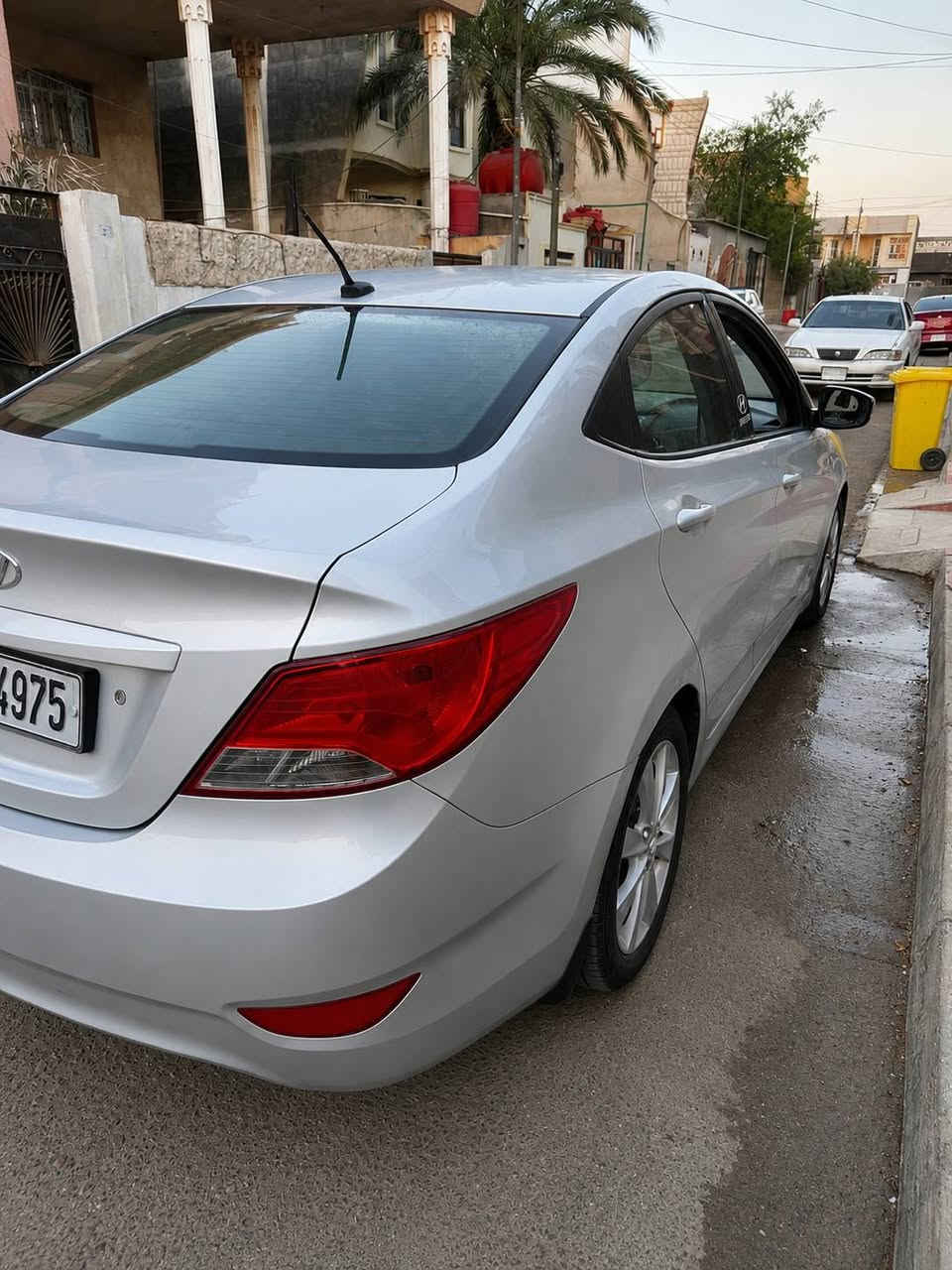 سلام عليكم اكسنت 15 امريكي حادثها الوارد طخه جاملغ امامي وراجع بارد بدون لا ضربه قويه ولا تبديل مكينه وكير وتبريد وحداده وكهربائيات جاهزه وتخم تاير جديد السياره بيهه  بارد جاملغ خلفي وصبغ جزء قليل من الباب الخلفي وصبغ جزء من الدوسه اكفلك السياره من الضربه القويه والتبديل //هاي تفاصيل السياره كامله تحويل ثاني يوم بأسمي سعرها 83 وبي مجال للاستفسار 
*********** مكاني البصرة البصرة, العراق
