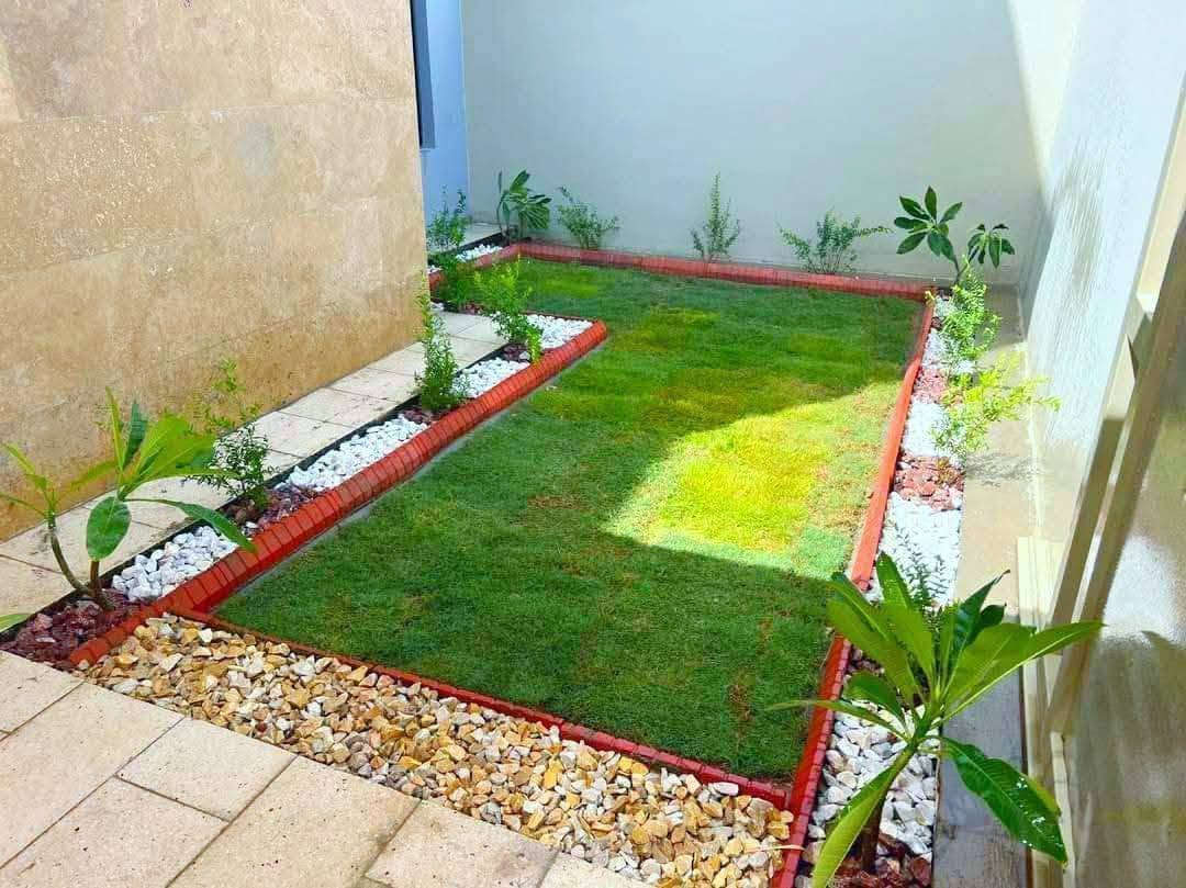 سلام عليكم اخوان يوجد عمل حدائق و ديكورات ومنضومات الري للمزارع ومطر اصطناعي متوفر اتصل على الرقم ***********
