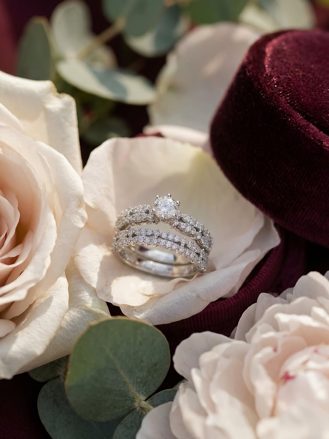 A little gift… carrying an unforgettable sparkle. 💎🤎
A diamond twin designed to become a beautiful memory that lasts forever.

هدية صغيرة… لكن تحمل بريقًا لا يُنسى. 💎🤎
توأم خواتم الألماس، صُممت لتكون ذكرى جميلة تدوم للأبد.
