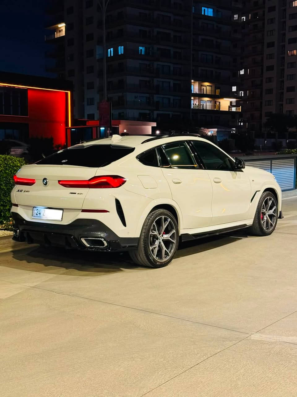 BMW X6 M package 2021 
خليجي وكالة العروش
محرك V6 3000 TWIN TURBO
‼️انسب سعر بكل العراق *********** اتصال
👈المواصفات
✅سقف بنوراما sky lounge
✅داخل احمر ( تدفئة و تبريد و ميموري و كهربائي)
✅رادار جبير و حساسات
✅لايتات ليزر
✅داتاشو
💵٥ كامرات
✅بردات
✅عطر بالدشبول
✅‏M بكج بلادية
💵انضمات قيادة بيها ( sport - sport plus - sport individual - comfrot - eco - eco pro - comfort plus)
✅شاشات خلفية بلادية
✅تحكمات كامل ستيرن
💵كير كرستالة
✅انارات داخلية تتغير الالوان
💵تدفئة تبريد كلاصات
💵شفتات ستيرن
💵ميموري كشن السايق
✅و بعد هواية مواصفات متنذكر
✅سستم صوت هارمان كاردان
👈بيها بخ فقط باب خلفي وره السائق فقط 
👈السيارة مغلفة ppf كامل 
👈السيارة كل سيرفساتها بالشركة و مسويلة 
👈كماليات M competition و مصرف عليها 🔥
رقم دهوك . وجاهزة تحويل مباشر 
العنوان :  سليمانية 
للاستفسار والتواصل واتساب
***********
