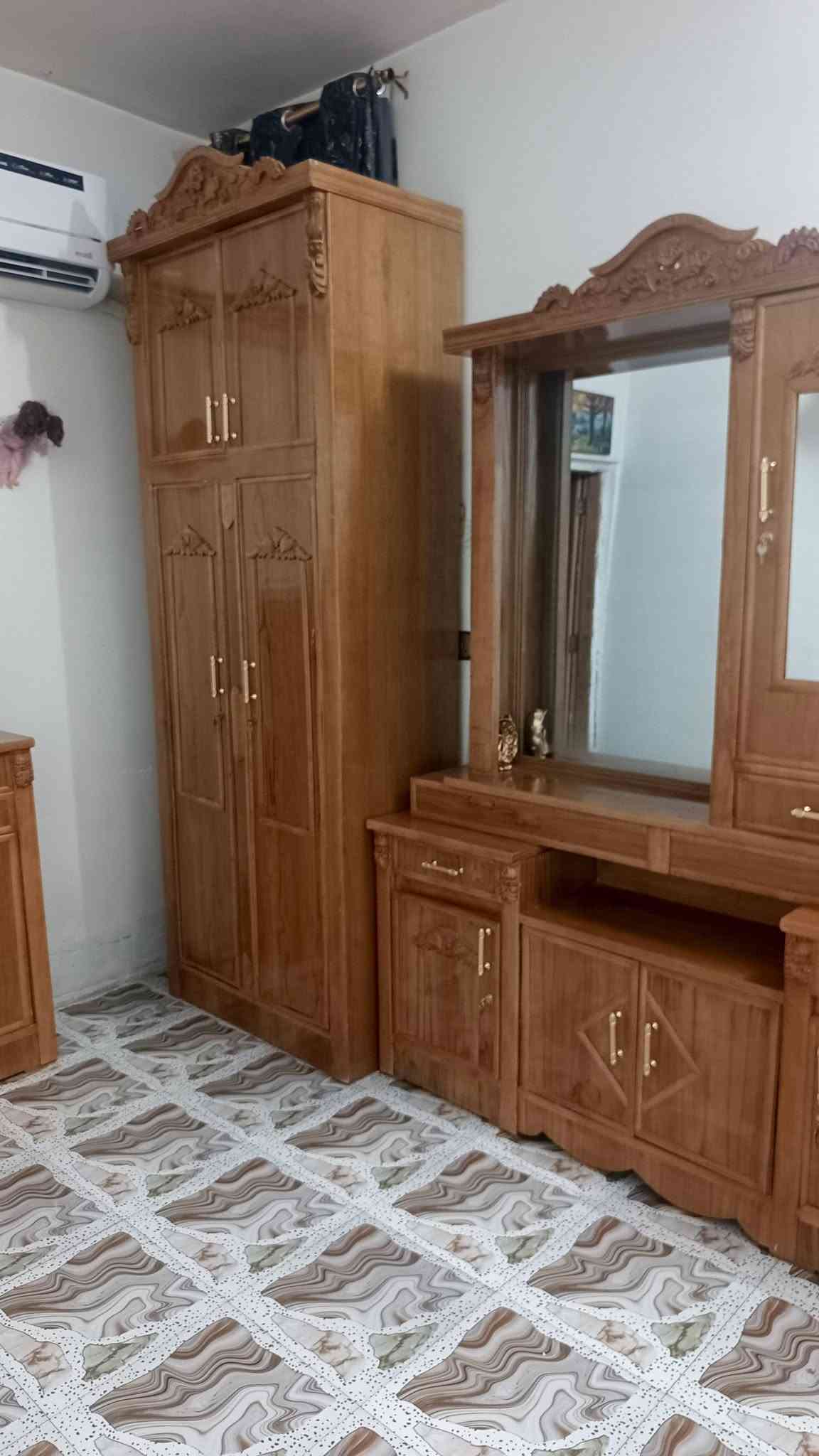 السلام عليكم غرفه للبيع مع اثاث بيت كامل ارجو الاتصال ع الرقم ‏‪***********‬‏
