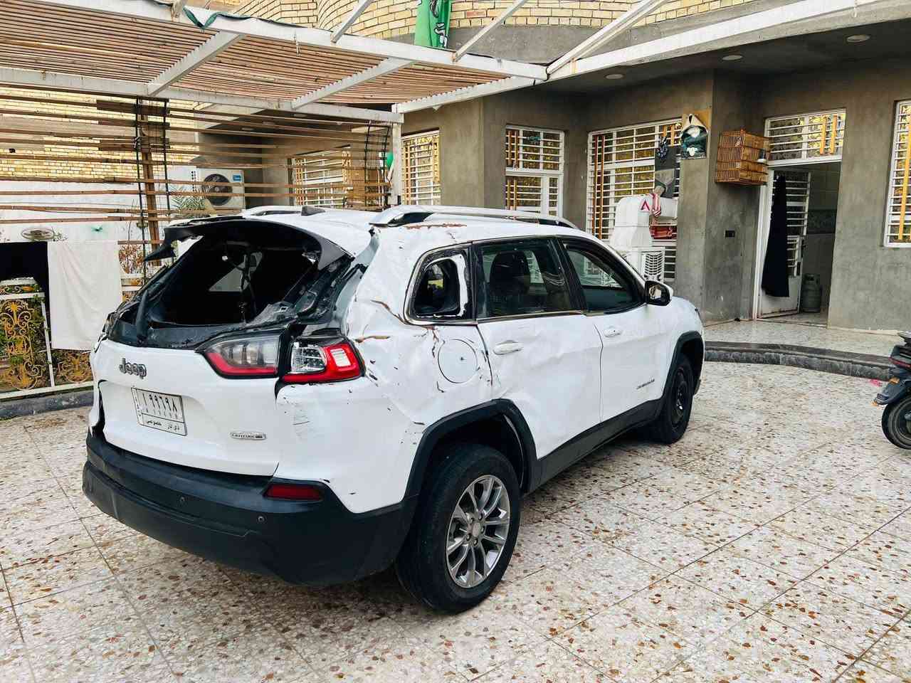 سلام عليكم للبيع جيب بزون موديل 2019 رقم ذي قار اخوان سيارة تعرضت لحادث كلبه ابيع على حادثهه سيارة شغاله وتمشي كير مكينه تبريد خير من الله مكينه 4سلندر تيربو 
سياره بسمي مكاني بغداد   ***********
