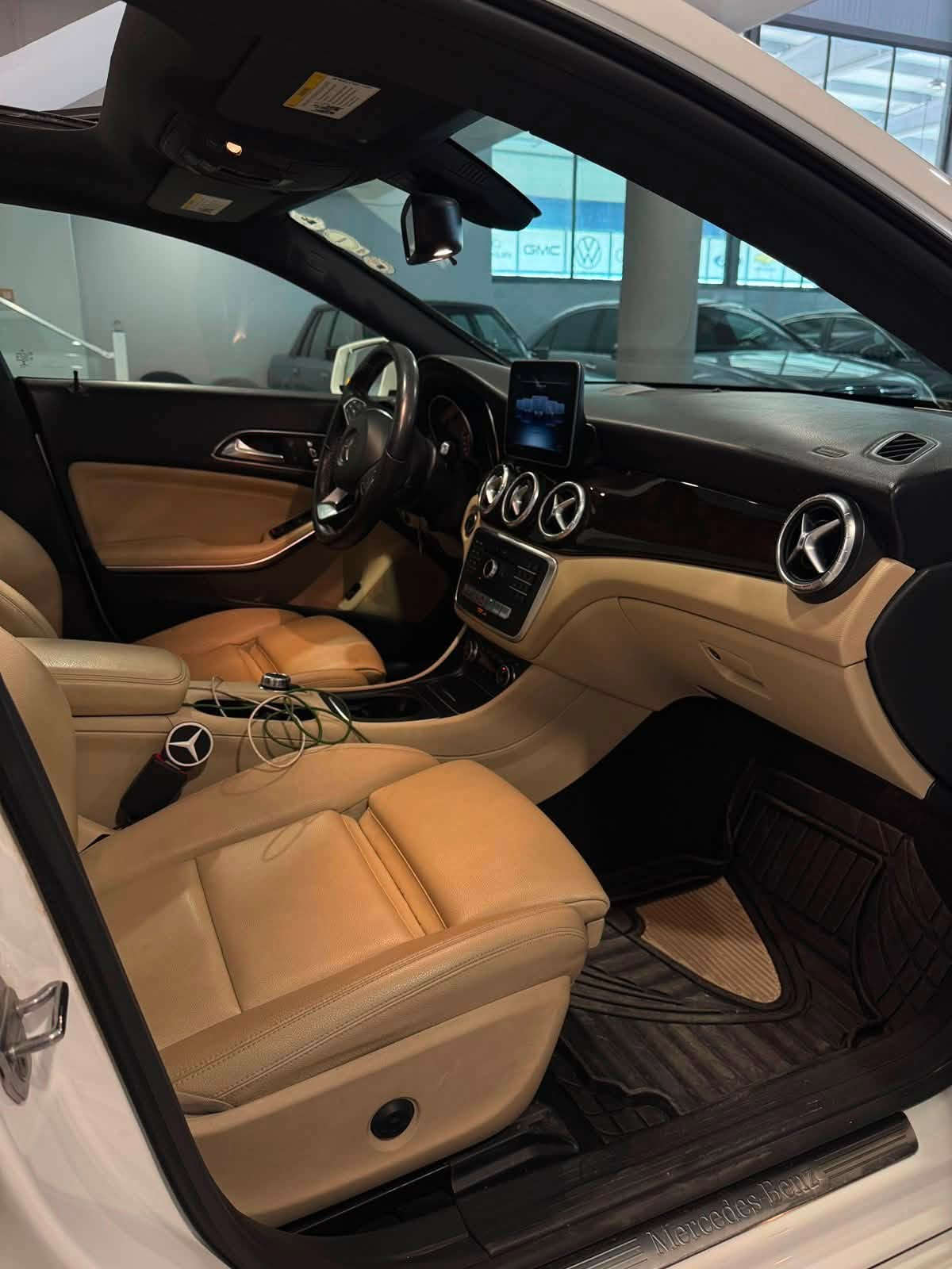 مارسيدس CLA 250
فول مواصفات موديل 2019
ماشي 68 mi 
الضرر بوند بدون دواخل بدون ارباك
***********
***********
