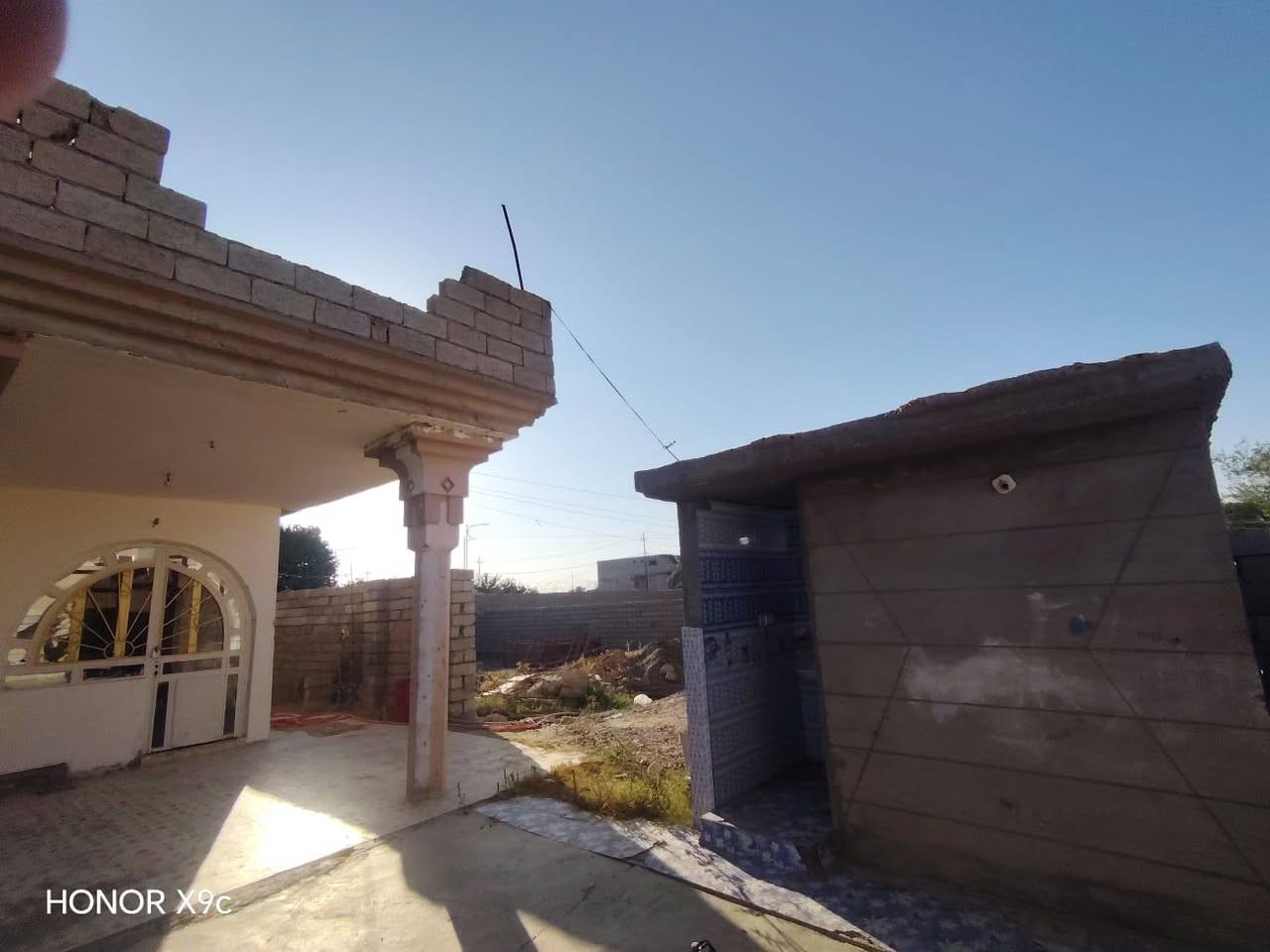 السلام عليكم يوجد بيتت 🏠 مع قطعه  ارض الموقع  بيجي
قريه المزرعه 

المساحه البيت 400 مساحه الأرض 300

يتكون البيت من 3 غرف نوم

مع مطبخ + استقبال+هول+صاله 

كاعيه البيت الداخليه والخارجيه كاشي 

السعر55 قابل للتفاوض

للستفسار ***********////:
‭***********‬

@إشارة
