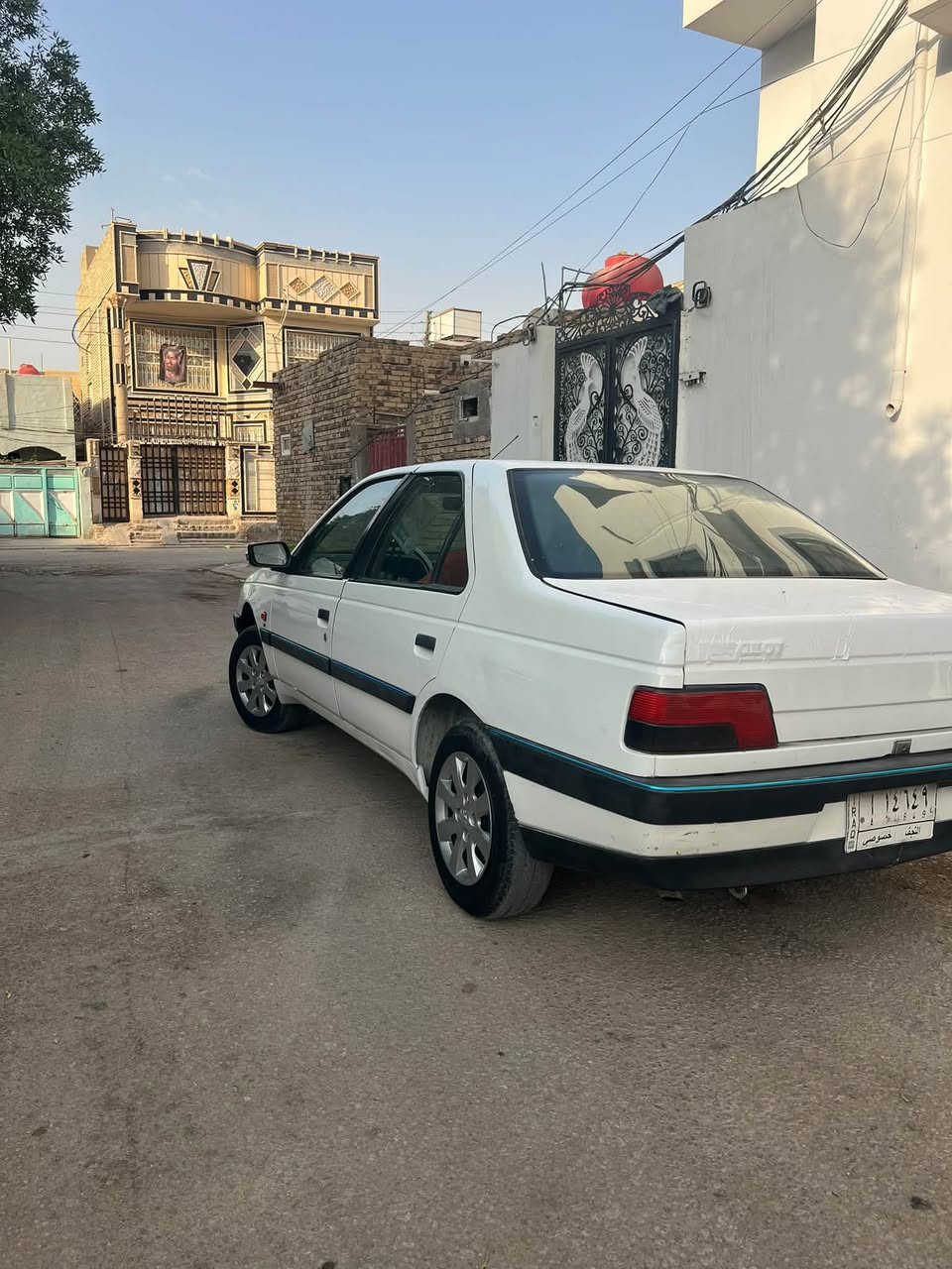 مديل ٢٠١٢ • مكفوله • باب مصبوغ