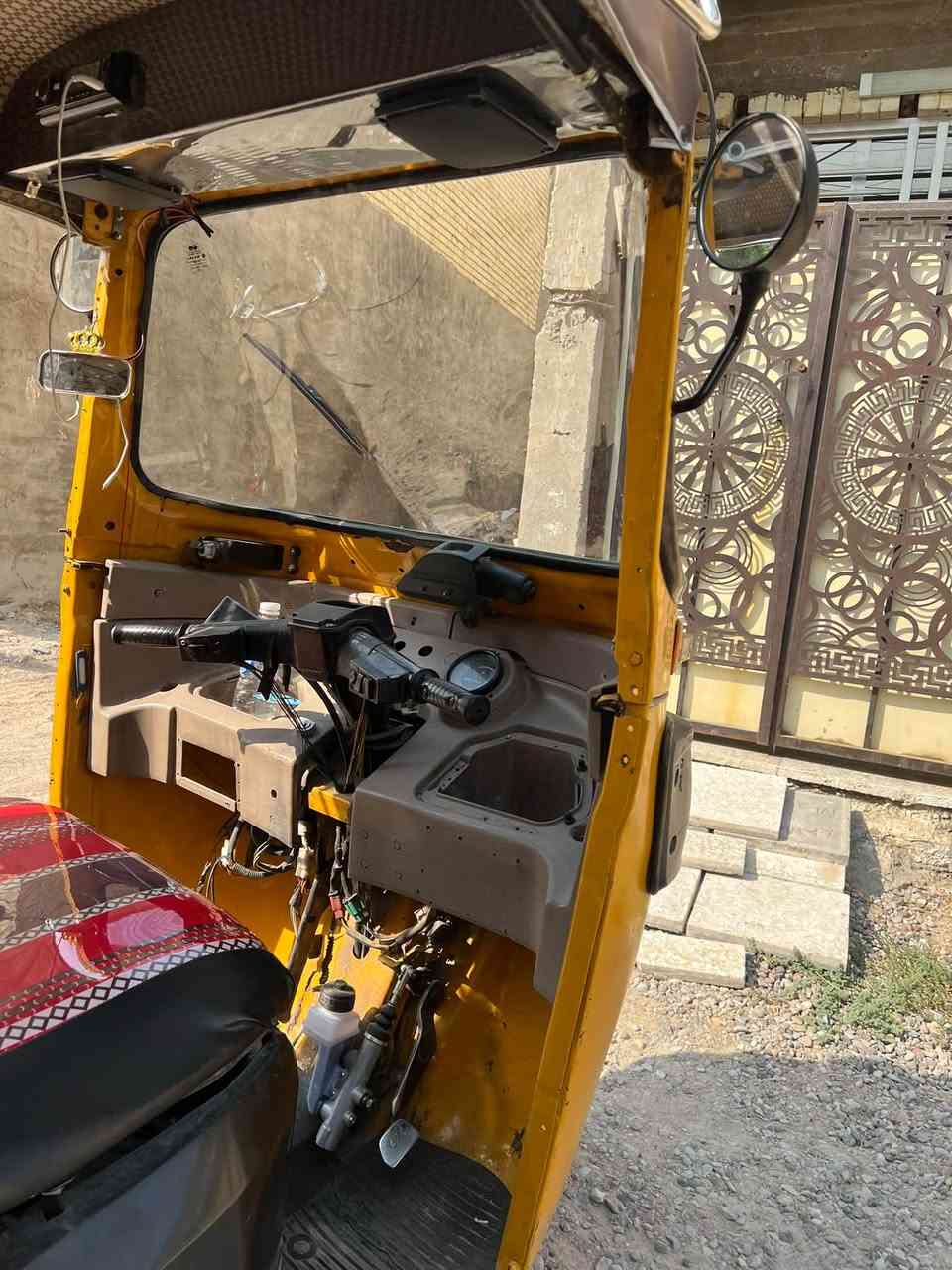 تكتك للبيع موديل 16محرك 20 رقم سنوية اربع مليون وبيها مجال رقم صاحب التكتك ***********
