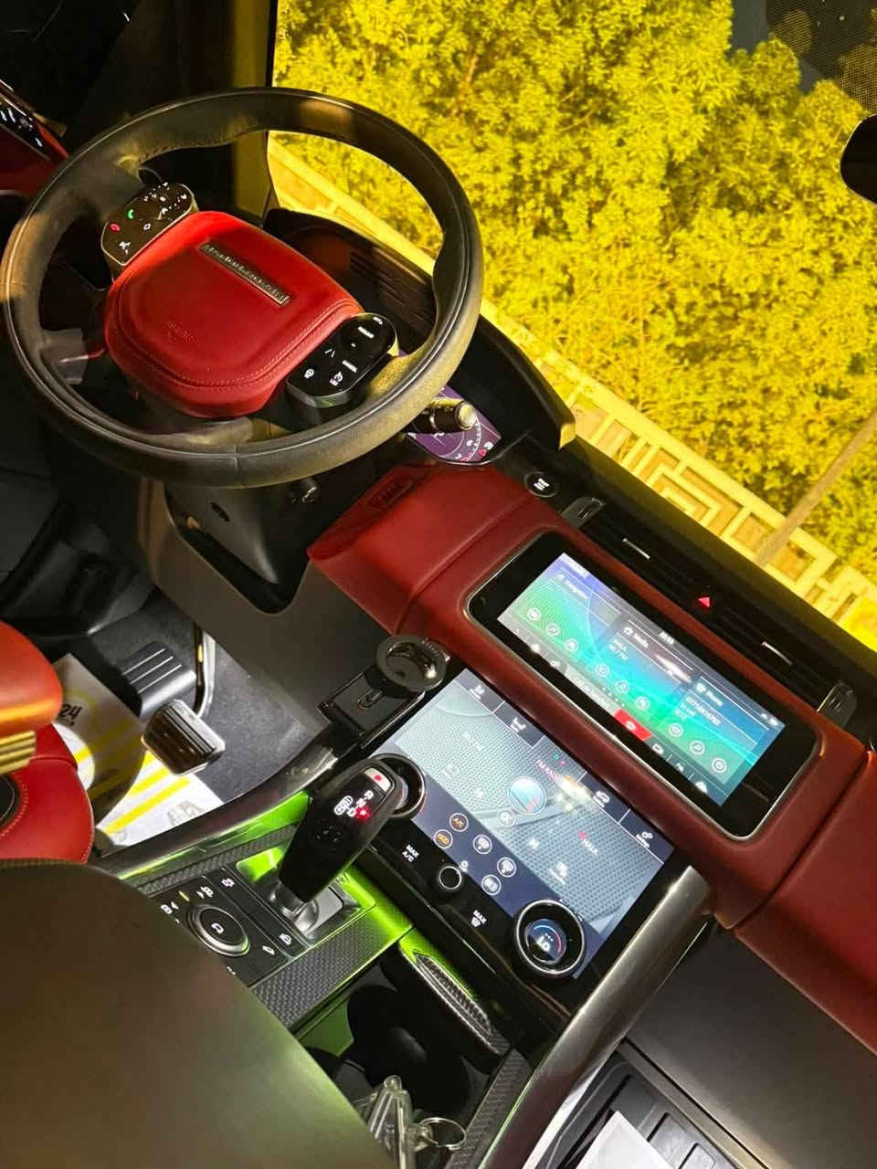 RANGE ROVER
SPORT
2022
🇬🇧🇬🇧🇬🇧
رانج روفر 
سبورت

الموديل ـ 2022
لون مميز احمر  😍 
داخل مميز احمر و اسود 😍😍

رقم بغداد بأسمي 

عداد المسافة (( 25 الف )) ميل فقط😍
عداد الاسطوانات 6 سلندر

السيارة وارد امريكي 💖
بيها صبغ جوة قبق البنزين 
وصبغ بالجنطة فقط بدون دواخل
بدون ايرباك وصور الحادث موجودة ..

 السيارة مكفولة من ناحية الميكانيك
وبيها ادامة كاملة وبدون اي مسج او نقص 💝

❤️❤️ السيارة جديدة جدا ❤️❤️

السيارة عليها طبقة حماية PPF 💖

المواصفات 
🎈🎈🎈🎈

♦️ 4 كامرات 
♦️ دوسات كهرباء
♦️ الداخل لد - ثلاجة 
♦️ بانوراما 
♦️ 5 بصمات
♦️ أبواب شفط + جنطة كهرباء
وباقي مواصفات كثيرة ..

السيارة بيها ادامة كاملة بدون نواقص🥰

ملاحظة 🇬🇧🇬🇧

تسأل على السعر 
اتصل او راسنا واتس اب

مكان السيارة بغداد
للأستفسار 

***********
سلام رانج روفر 

@الجميع
