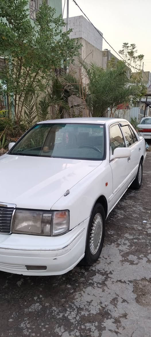 راس الثور تكم مديل 1998 يسرا ابلاد
محركها 2500
تبريد تدفئه كله شغال 
مكفوفه من الكص 
السياره مصبوغه صبغ عام  

       ***********
