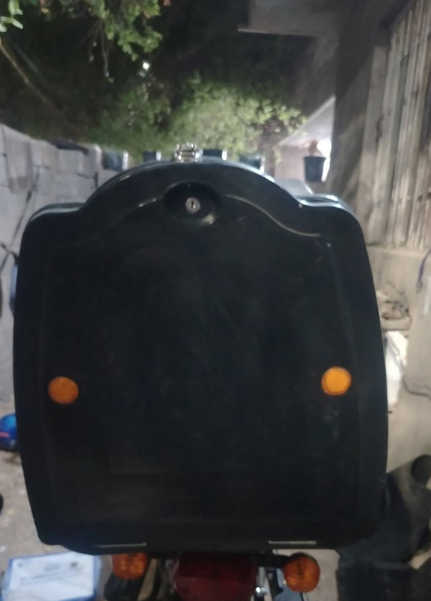 سلاام عليكم شباب صندوك وخوذه مستعمل قليل اخو الجديد لسعر 65الف
الرقم متواجد واساب ***********
