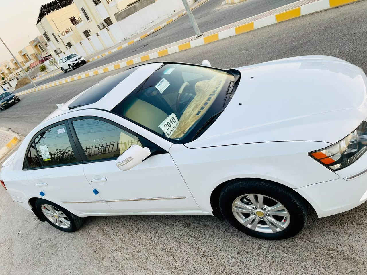 ﷽‏ 
 يا الله..السلام عليكم ...الحلال للبيع..
هونداي سوناتا 2010 خليجي لون ابيض المرغوب 
محرك 2400 دووش المرغوب بدون فتح بدون عيب
كير اوتوماتيك 5 نمر بدون عيب

مواصفاتها معروفه…الخليجيه
سلايت فتحه سقف 
داخل صحراوي عسلي لونين المرغوب
صاج اصفر بلادي
اشاره بلمرايه 
تحكمات ستيرن جهتين
بروجكترات زينون 
ويل كب بلادي وتخم تاير جديد جواها حتى سبير 

(محرك/كير/كهربائات/تبريد/تدفئه/صدر)كله تووب ترايها ناعم حيل … 

🔺السياره بيها رشات صبغ ابيع عام 
اكفلك الكص والتجيه والكلبه يعني شرط بدون دواخل نهائياً (شواصي/لغود/حوض/دواخل تكم) مكفولات…

رقم 26 صلاح الدين انكليزي الجديد/سنويه لل2028 / تحويل ثاني يوم 
شوفها السياره وعاملني وتدلل
السعر 97$
🎗️مكاني صلاح الدين /تكريت
***********
***********
