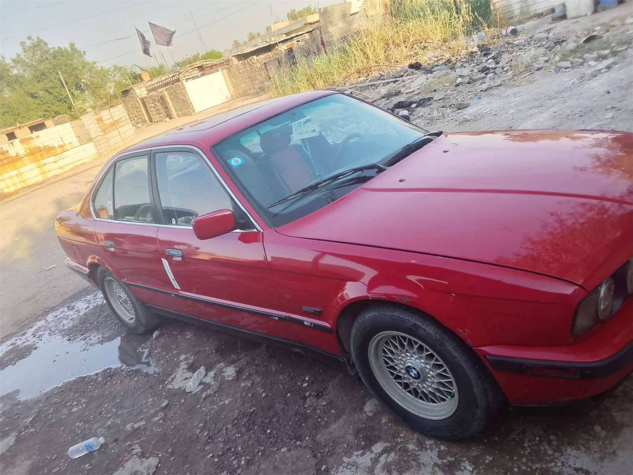 ٥٢٥ موديل ١٩٨٩ سعر ٤٠ مكان بغداد ه‍ ***********
