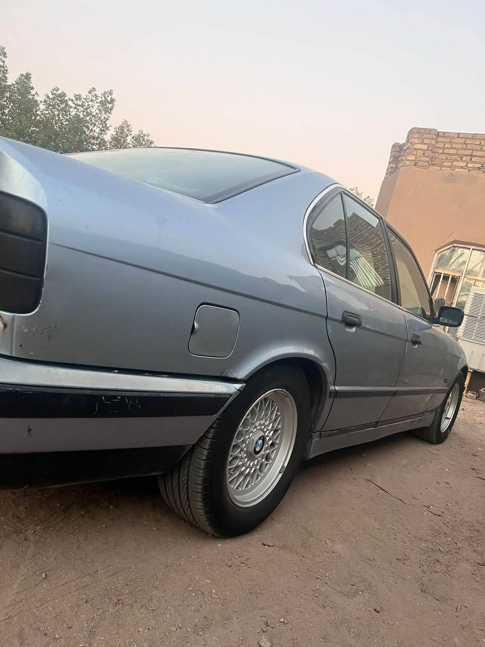 السلام عليكم BMWمسكر فانوس 525 كشنات جلد كهرباء سياره بلاديه شرط گير ومحرك مداور ثاني يوم مكان السياره السماوه ***********
