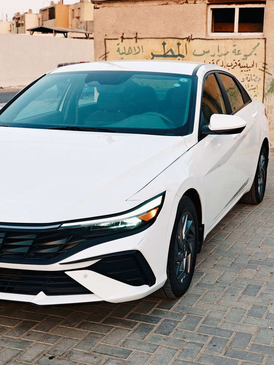 مرحبا 
هوانداي الانترا 
موديل 2024 هايبرد
وارد امريكي 
حادثها بخشم البنيد 
صبغ كد شبر ب البنيد باقي السياره كفاله عامه 
(بدون دواخل) 
(بدون ايرباك)
فول موصفات 1/1
عدا الفتحه
  صور الحادث مرفق مع المنشور 
موصفاته معروفه 
بصمه تشغيل 
بصمه ابواب 
تشغيل عن بعد 
تحكم استيرن جهتين 
شاشه كبيره 
مري شفط 
اشاير ترحيب 
شاشه دجتال 
كامره دواره 
ترحيب عند الاقتراب 
صندوق ذكي
حساس ضغط الاطارات 
حساسات 
وضعيات قياده 
لدات 
تخم تاير جديد 
ويل كب 
سايد بريك بصمه 
مود رايف 
اوتو هولد 
ماشيه 29
السياره جاهزه للاخير 
بعد بيها هواي موصفات 
رقم بغداد الجديد 
تحويل مباشر 
مكاني بغداد 
السياره ب اسمنه 
س 145
ه‍ ***********
