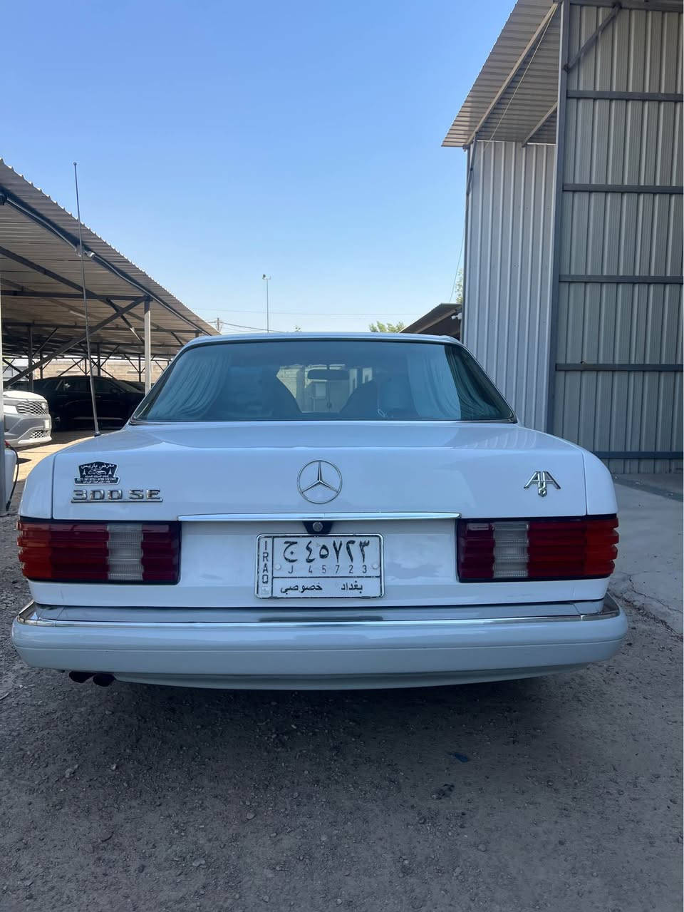 مارسيدس رئاسي 300SE - 1986
كير و محرك بلادي عنكبوت ( قبق اسود) 
سياره بلاديه كلها 
كهربائيات كلها شغاله
تبريد ثلج 
سياره بيها قطع صبغ ابيع احزام من الاخير 
الغرفه الكشنات كلها نضيفه 
بلكات جديده 
نوزلات جديده 
دبل فيت بم ( بوش ) 
منظومه البانزين جديده كلها
عنكبوت صافي 
قواعد دبلات بلاديه لا كص و لا تصليح و لا خياس 
حادث مابيها 
عليها شاشه متحركه 
و لايتات زينون 

للاستفسار الاتصال : *********** بغداد, العراق
