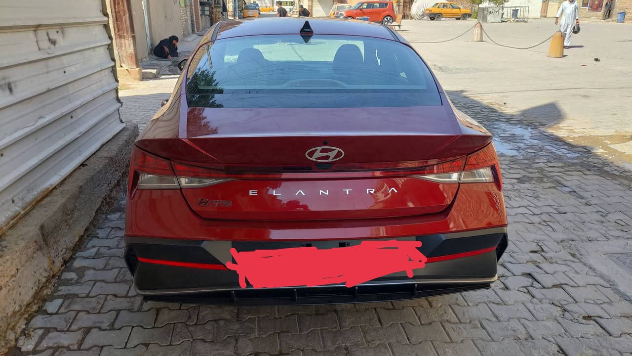 سلام عليكم. 
النترا 24 رقم (بغداد) وارد امريكي محرك 2000 دوش ماشيه 24000 الف ميل  فول مواصفات عدا الكشنات مو جلد فتحه رادار امامي وجانبي تدفئ بل كشنات سايد بريك بصمه أوتو هولد شاشه متصله  حادثه صطحي بنيد وجاملغ  بدون شاصي ولغد ولا ايرباك  البنيد مبدل والاصلي موجود الجاملغ مصلح ومصبوغ غير حادث أمريكا مبيها  شي سعر السياره 173 وبيها مجال رقمي بي واتساب ***********
