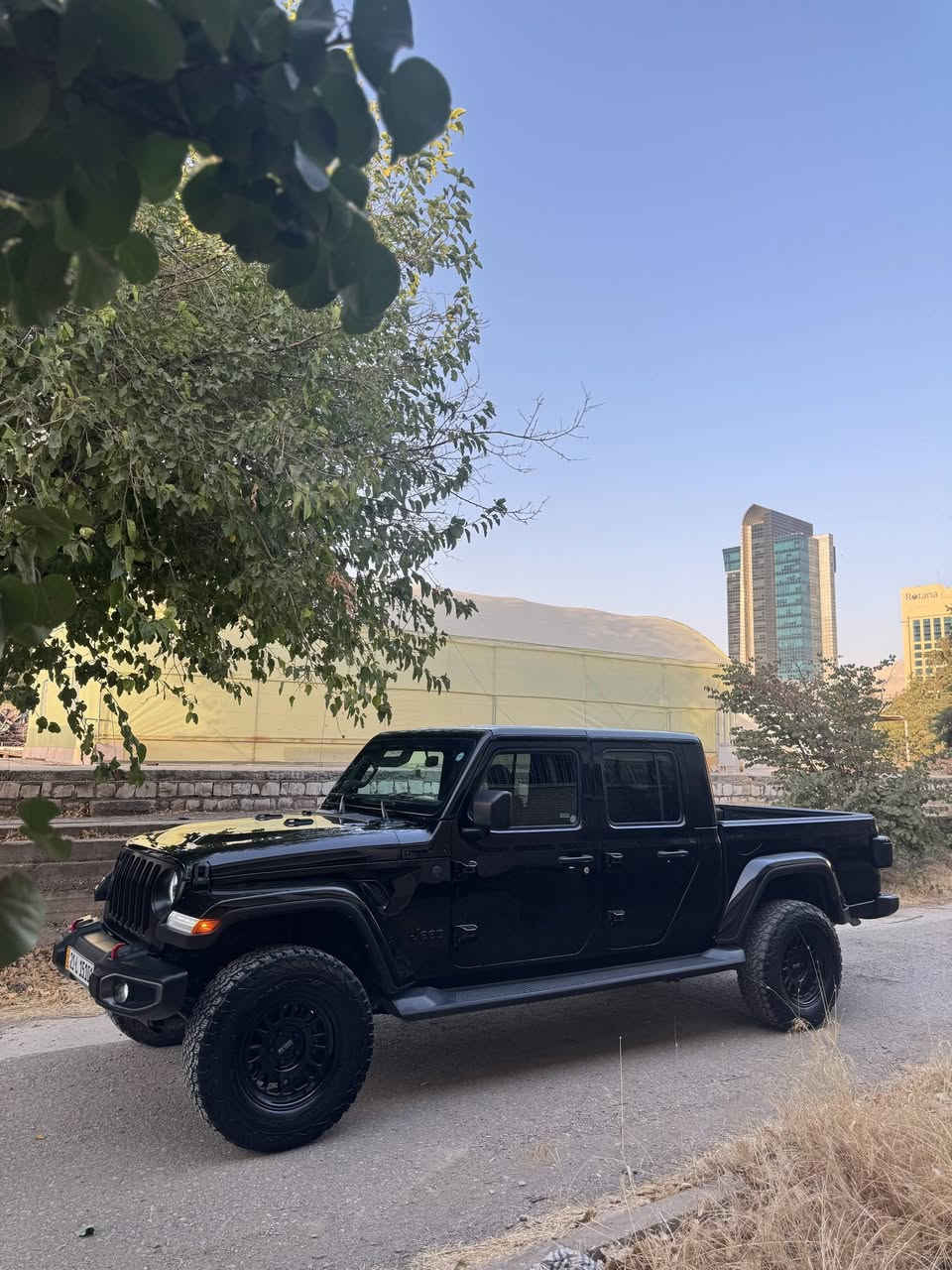 🏴سلام عليكم شباب Jeep Gladiator للبيع🏴
مواصفات Trail Rated ٦سلندر
🏴دبل اكسل
🏴لايت ليد
🏴جام كاره باء
🏴شاشه
🏴كشن هيتر
🏴سكف لاستيك
🏴بگ لايتLED
AUTO START/STOP🏴
🏴كامل معلايه السياره
🏴تايرات جه به لي
سياره بيه شبر صبغ ايرباكات راجعه بلادي ماشبه ٣٧ الف ميل سعره ٢٤٨$ وبيه مجال مكانه سليمانيه واني بل خدمه

-***********

🏴Jeep Gladiator بئ فروشتن🏴
موديل ٢٠٢٣ Trail Rated مواصفات
🏴٦ پستون
🏴ده بل اكسل
🏴لايت ليد
🏴جام كارەبا
🏴شاشە
🏴كشن هيته ر
🏴سه قف بلاستيك لا ده جيت
🏴بەگ لایت LeD
Auto Start/Stop🏴
🏴كامل پیش دواوە بەرز کراوەتەوە
تایەی جەبەلێ
سەیارەکە یەک بست بویاغی هەێە ایرباگ بیلاد دانراوەتەو ٣٧ روشتوە نرخی ٢٤٨$ و مەجال شوێنی سلیمانیە

-***********
