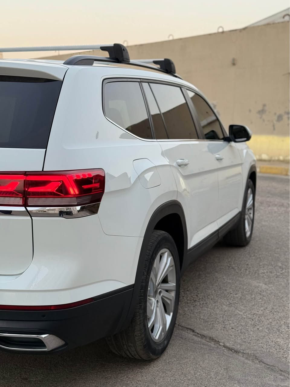 السلام عليكم 
اطلس 2023🔥
سعر 230ومجال قليل 
عدد المقاعد : 7 راكب
حجم المحرك :  V6 3.6L ( 6,سلندر )‏‎‏‎
السياره بمعنى الكلام زيرو دينار مصرف ما بيها 💯
ملاحظه : فقط چاملغ صبغ باب تبديل شركه بدون نقطه دواخل حادث خفيف ✅

كافة الايرباكات سليمة 100%✅

فول مواصفات  ماعاد فتحه 
دفع رباعي 𝐀𝐖𝐃
 ابواب بصمة
‏‎بصمة تشغيل 
تشغيل عن بعد(𝐑𝐄𝐌𝐎𝐓𝐄 𝐒𝐓𝐀𝐑𝐓) ‏‎ 
‏‎شحن وايرليس
‏‎صندوق شفط كهربائي 
‏‎شاشة دشبول ديجيتال
اوتو هولد : 𝐀𝐔𝐓𝐎 𝐇𝐎𝐋𝐃
اوتو ستارت : 𝐀𝐔𝐓𝐎 𝐒𝐓𝐀𝐑𝐃
‏‎اوتو ستوب : 𝐀𝐔𝐓𝐎 𝐒𝐓𝐎𝐏
‏‎رادار امامي ( تحديد مسار )
‏‎رادار جانبي  ( نقاط عمياء )
‏‎رادار خلفي ( التحذير من الاصطدام )
حساسات ° 𝟑𝟔𝟎 
‏‎حساسات امامي
‏‎حساسات جانبي 
‏‎حساسات خلفي 
نظام : 𝐄𝐂𝐎
نظام : 𝐍𝐎𝐑𝐌𝐀𝐋
نظام : 𝐒𝐏𝐎𝐑𝐓
كشنات : 𝐕𝐈𝐏
‏‎كشنات كهربائي
‏‎كشنات هیتر
تحكم استيرن
‏‎استيرن هیتر
‏‎تبريد لمس
‏‎تبريد مركزي 
لايتات 𝐋𝐄𝐃 زينون بيلادي
بكلايتات 𝐋𝐄𝐃 بيلادي
‏‎ويل كروم
وبعد هواية مواصفات…

‏‎تفاصيل اكثر الاتصال علی ارقام التاليه 

اتصل و تدلل ‏‎
‏𝐖𝐡𝐚𝐭𝐬 𝐀𝐩𝐩-𝐕𝐢𝐛𝐢
📞***********

‏‎‏‎عنوان📍عقره اكر, نينوى
