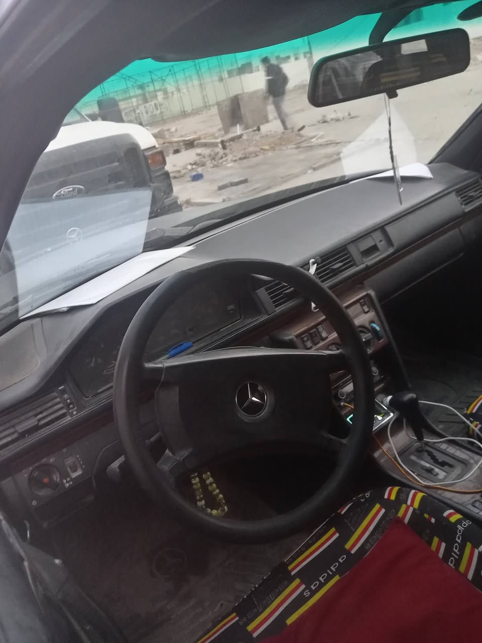 سلام عليكم 
مارسدس استيشن مديل 91

شنعدك مراوس نزل 

سمند بيجوو 405 افضل اذا خصوصي مو اصفر 

مكاني نجف 

رقم الهاتف.    ***********

