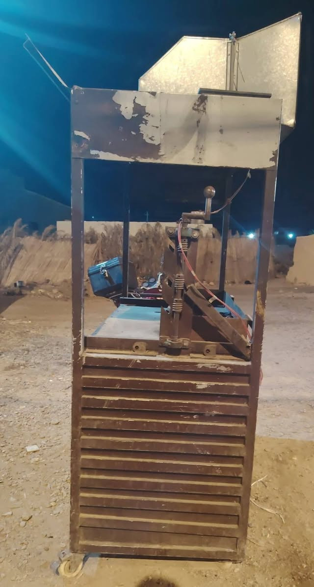 #للبيع #شوايه گص حطب كامله مع ملحقاتها حديدها حطاطه ستاند وشيش وسكين وبوجه مفرغه السعر 300العنوان الانبار هيت ناحيه الفرات ***********
