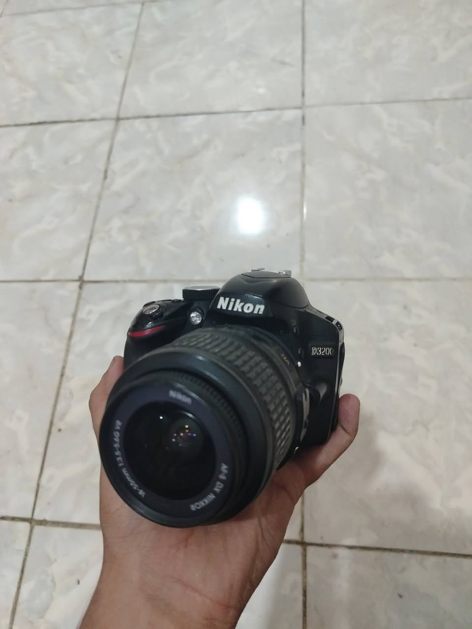سلام عليكم 💖
كاميرا نيكون D3200

كاميرا كلش حلوة بل تصوير ونضيفه ومابيهه شي
ملحقاته: رام 16G, جنطة، حزام، شاحنة تشحن البطارية، عدستها 18-55.
سعرهه 275دينار ✨
للأتصال:  ***********
