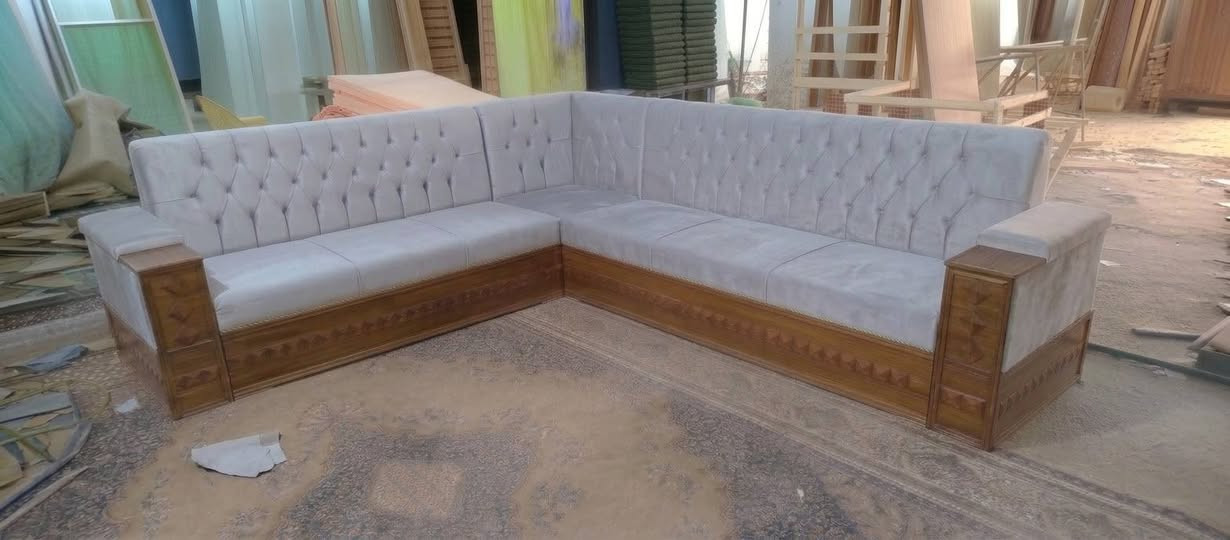 🌹🌹 عرض تحطيم الأسعار 🌷🌷
🌹🌹 سعر المتر 85 الف 🌹🌹
نوفر لكم أحدث الموديلات يجمع بين صاج والمودرن 🌷🌷 
موصفات الديوان
الوجه صاج 16ملم
مع زان مصري درجه اولى
مقعد بلوك اسود 16ملم
ضهر بلوك
خشب جام روسي درجه اولى
القماش قديفه درجة اولى خامه تركي
اسفنج مميز اول
بضمان حقيقي 5 سنوات
موقع المعمل بغداد حسينية مدخل الجسر
يتوفر توصيل بغداد وجميع المحافظات
للتواصل واتساب أو رقم الهاتف
*********** 🌹🌷🌹
