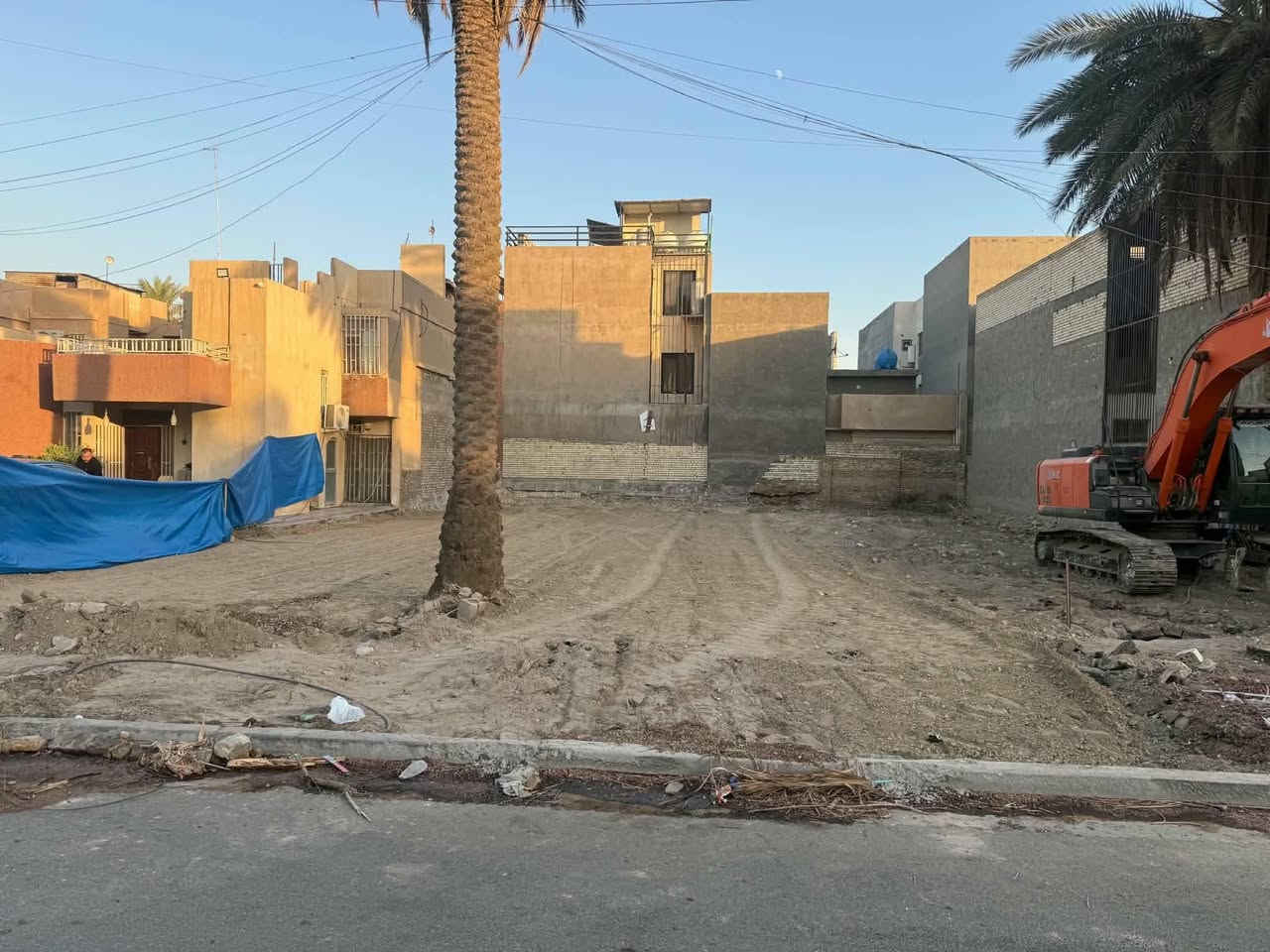 قطعة ارض للبيع 360 متر
الواجهه  12     النزال   30
موقع حي الجهاد الاطباء قرب
خدمي المطار 
تباع كامله او نصف
*********** متوفر واتساب
