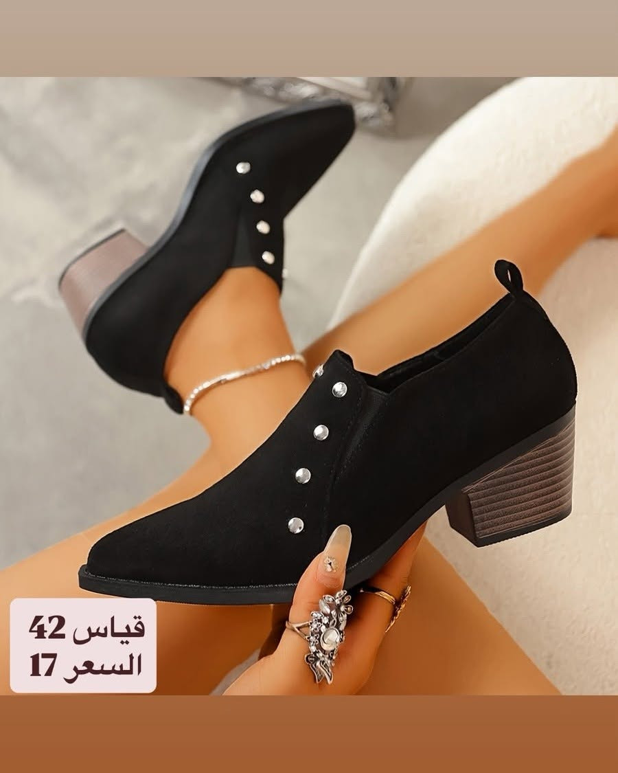 فرصتك وصلت! عروض وتخفيضات ما تتفوت 🔥

​جدّدي إطلالتك بأرقى التشكيلات وأحدث الموديلات! جمعنالك كل اللي تحتاجيه بمكان واحد وبأعلى جودة:

​✨ أحدث صرعات الموضة:

👟 أحذية: تصاميم مريحة وعصرية لكل المناسبات.

حقائب (جنط): أنيقة، واسعة، وتكمل كشختك.

💄 مكياج: إطلالة ساحرة وماركات مميزة لجمالك.

👗 ملابس: خامات راقية وموديلات تريندي يناسب كل الأذواق.

​🎁 المفاجأة الكبرى والهدايا:

اطلبي الآن وإذا عبرت قيمة طلبك 50 ألف دينار، راح تحصلين على:

✅ هدية مميزة ومفاجأة مع الطلب 🎁

✅ توصيل مجاني مجاني مجاني لبااب بيتك! 🚚💨

​📌 كيفية الطلب:

الكميات محدودة والعرض لسعر ووقت محدود!

راصلينا الآن على رسائل الصفحة (الخاص) للحجز أو الاستفسار، أو اتصلي بنا على الرقم: [ ***********

​📍 خدمة التوصيل متوفرة لجميع المحافظات

نص مكتوب في الصور:
- نوع القماش: تويد
- القياس: 44
- السعر: 25,000 دينار
- قياس 42
- السعر 17
- قياس 40
- السعر 20