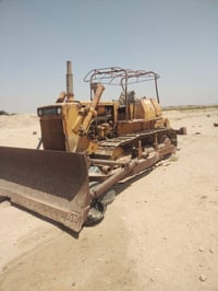 للبيع بلدوزر حجم٦٥ رقم للاستفسار ٠٧٨٢٩٧٤٤١٢١