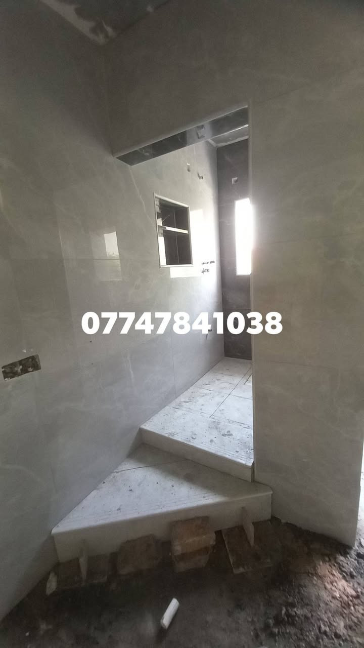 السلام عليكم خلفه مصري سيراميك كاشي مرمر بايات شغل هندسي ليزر تسليم مهندس وبأسعار مناسبه ان شاءالله في خدمتكم للتواصل *********** ابو خديجه المصري

نص مكتوب في الصور:
- ***********