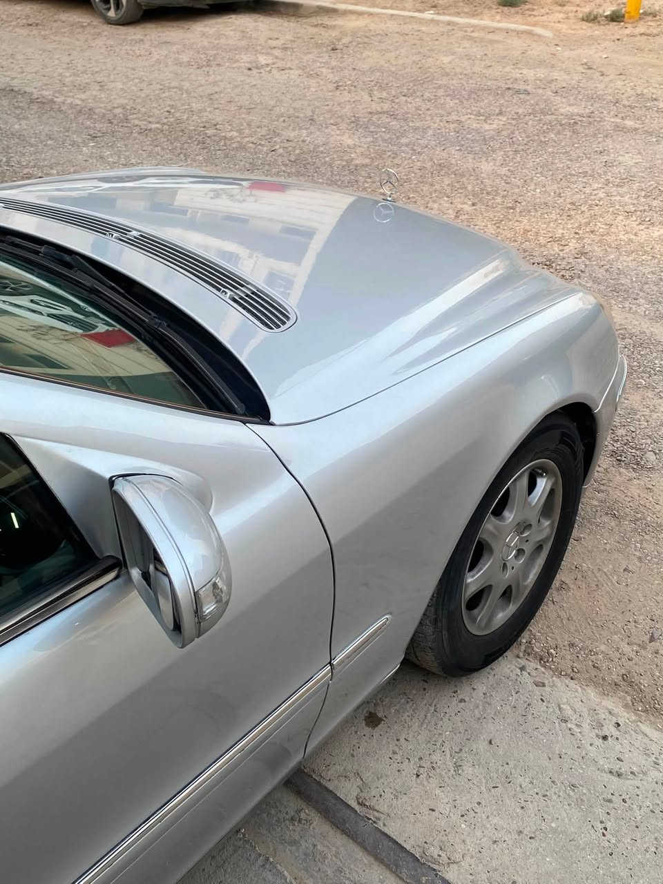 السلام عليكم
للبيع او مراوس بجامبو 
مارسدس غواصه 
موديل2001
حجم 320S
رقم مثنى مميز 7591
كير مكينه كفاله 
صبغ عام جماليه 
كشنات كهرباء
كشنات خزن ميموري 
مري كهرباء 
تبريد قطعتين 
ستيرن كهرباء 
جام كهرباء
تخم تاير جديد 
منضومه ماء جديد
منضومه البانزين ادامه جديد
لايت زنون 
صدر نقص فقط دبل  اينزل من سعرها الباقي جديد 
تبريد ثلج 
مكانها بغداد الدوره ***********
السعر 88
