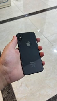 ايفون XS • بطارية ٧٥٪ • نضيف
