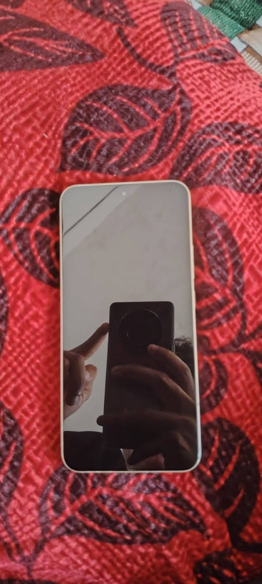 جهاز هونر HONOR X9D 5Gمستعمل شيء قليل كلش مكفول كفاله عامة 
متوفر مع جميع ملحقاته وكارتونته هم وياه 
الجهاز فول بطارية 8300 ويشغل ببجي 90 فريم
شاشة مسطحة وكامرات حلوه والجهاز الله شاهد لو ما محتاج فلوس ما ابيعه جهاز عمر 
سعرة 425 الف وبيه مجال قليل للشراي مكاني بابل الحمزه الغربي _خميسية
اذا تحب تشتري اتصل 
***********
