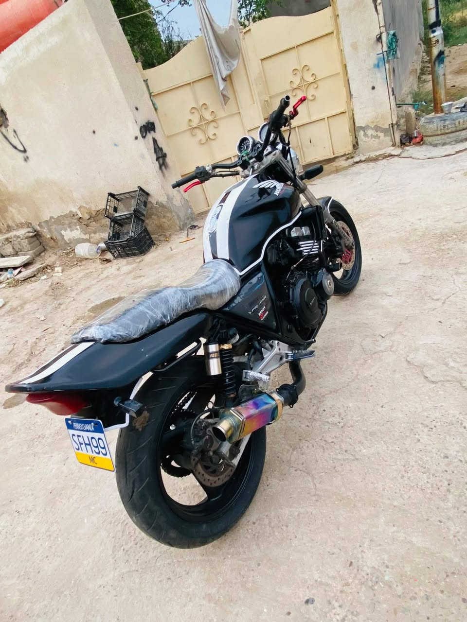 سيبي فور • ٤٠٠ • بطح