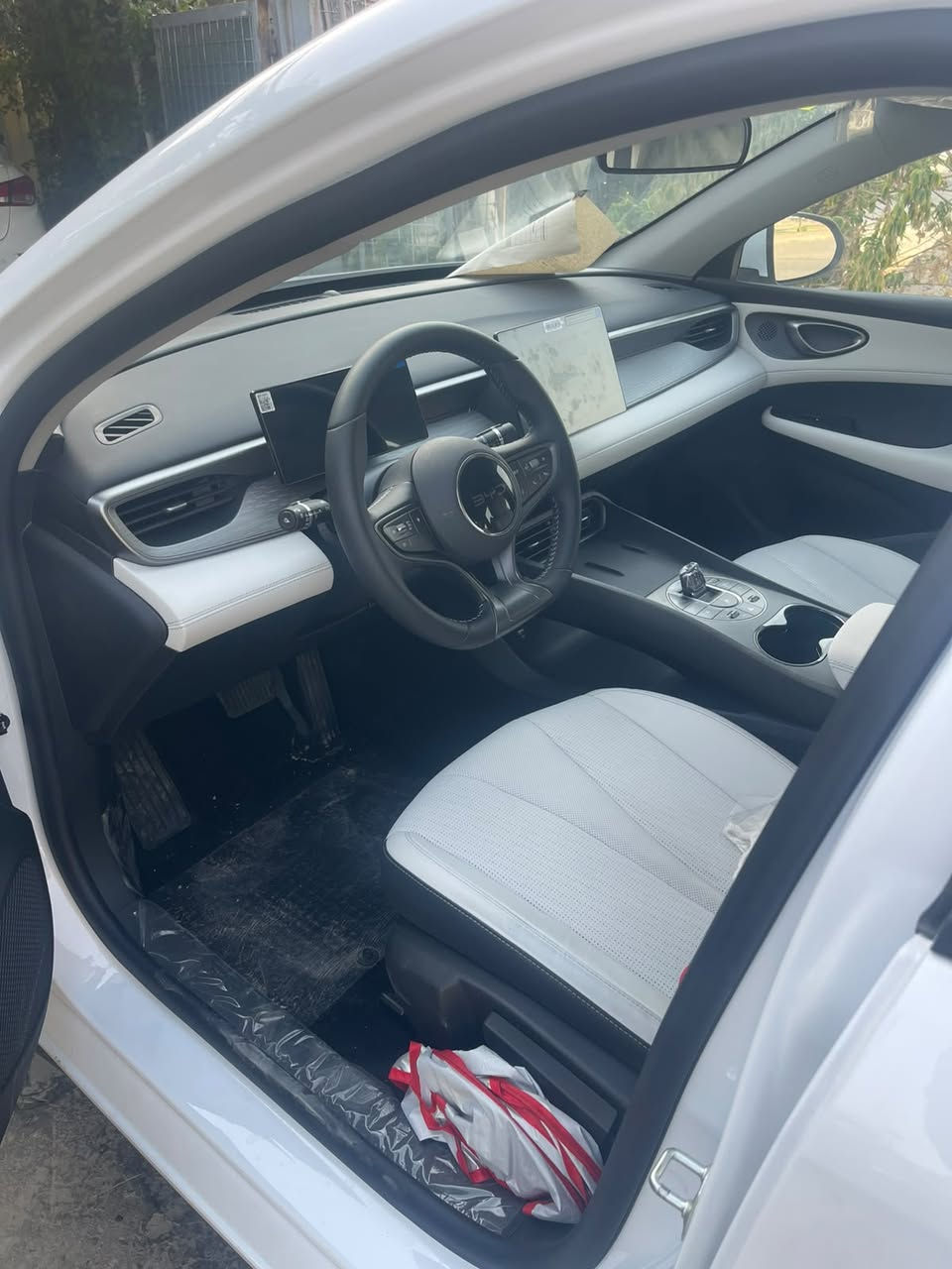 🚗🔥 BYD SEAL 5 — بي واي دي سيل  

2025

زيرو ع كد الترقيم بااسمي تحويل مباشر

🔋 المحرك والتقنيات

 • محرك 1500cc اقتصادي (Hybrid + Electric + Petrol)

 • تبريد أمامي وخلفي قطعتين

 • +  تمشيك  مايقارب2100 كم🔥

 • + كارت دخول ذكي

 • شاشة وسطية

 • كامرة خلفية

 • حساس خلفي 

💡 الإضاءة والتصميم

 • لايت زنون

 • بك لايت LED

 • ويل اسود مات 

 • داخل جلد لون أبيض

 • تحكم مقود جانبين

الملحقات :- بصمة + كارت + شاحن + مثلث + بدلة طوارء + فوم 

20.200

📞 للاستفسار :

***********

