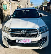 لاندكروزر GXR • ٢٠١٦ • رقم بغداد