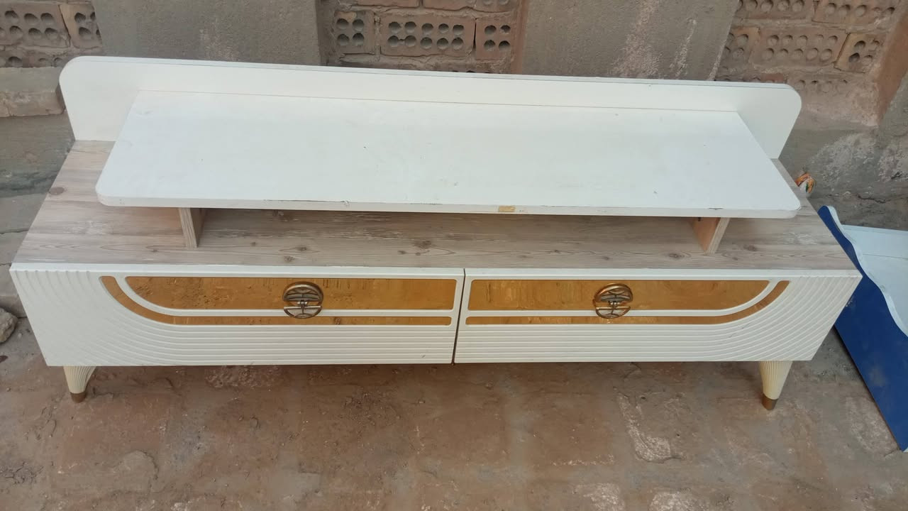 سلام عليكم جربايه +ميز تفزيون +ميز مال تعاليك للبيع سعرهن مناسب مكان بابل حله حي الظباط الي يحب يتصل او يخبرني ***********
