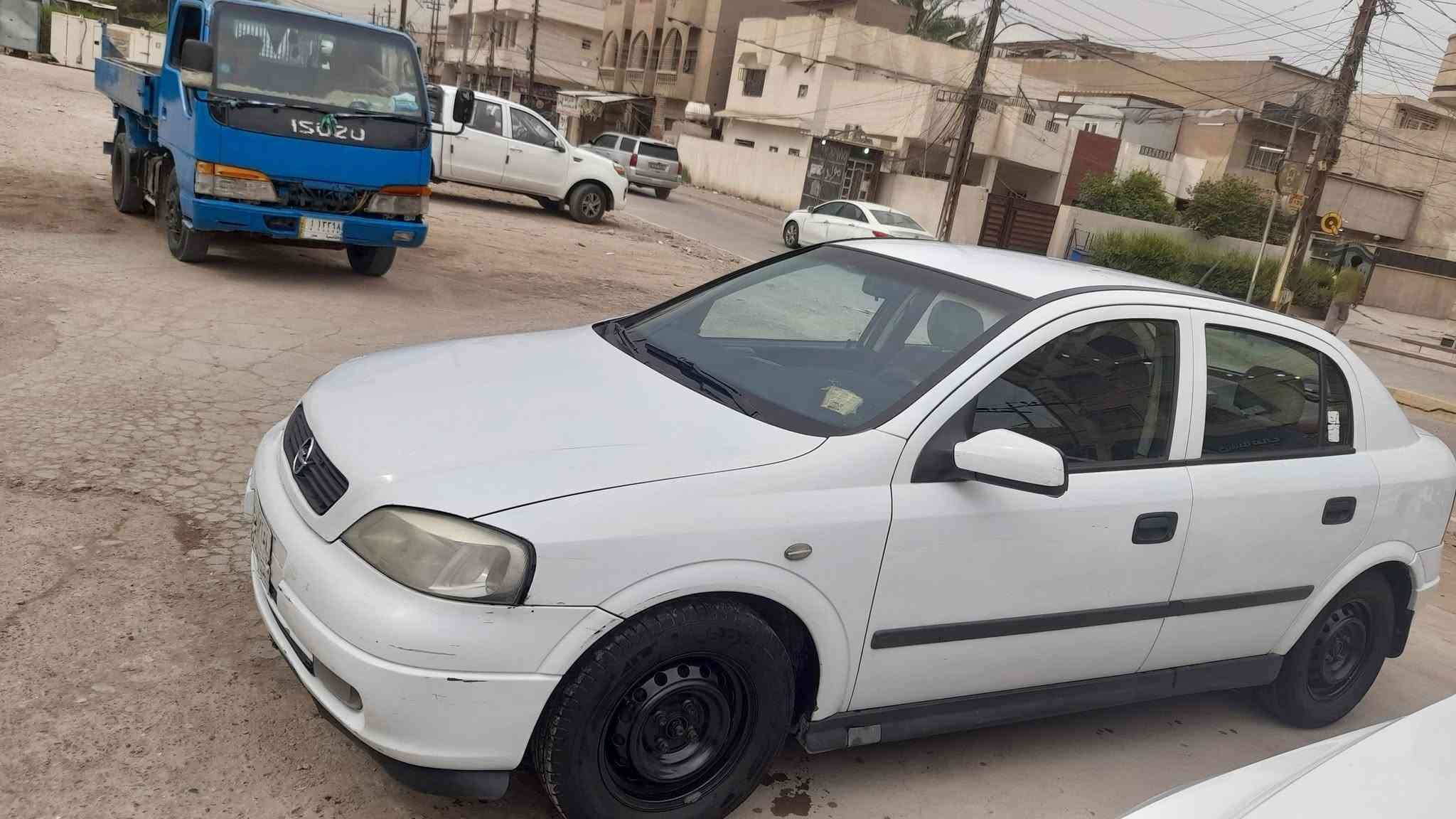 اوبل استرا • ٢٠٠٢ • بدون صبغ