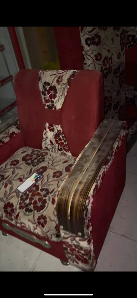 النجف حي الميلاد السعر 100 اتصال او واتس ***********
